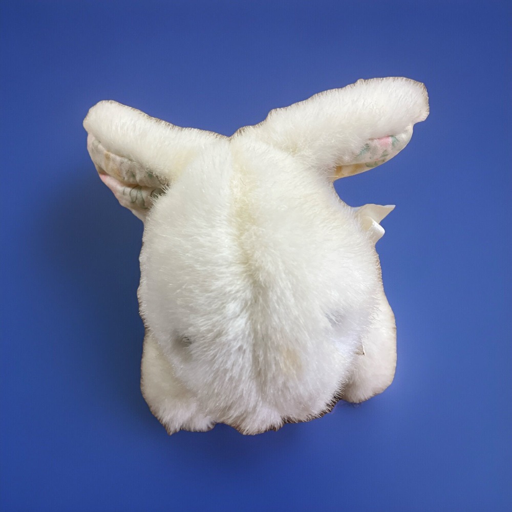Bunny Lush‎ Makes Rattle Noise